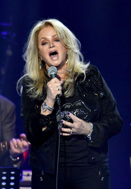 89998801007-bonnie-tyler-001.