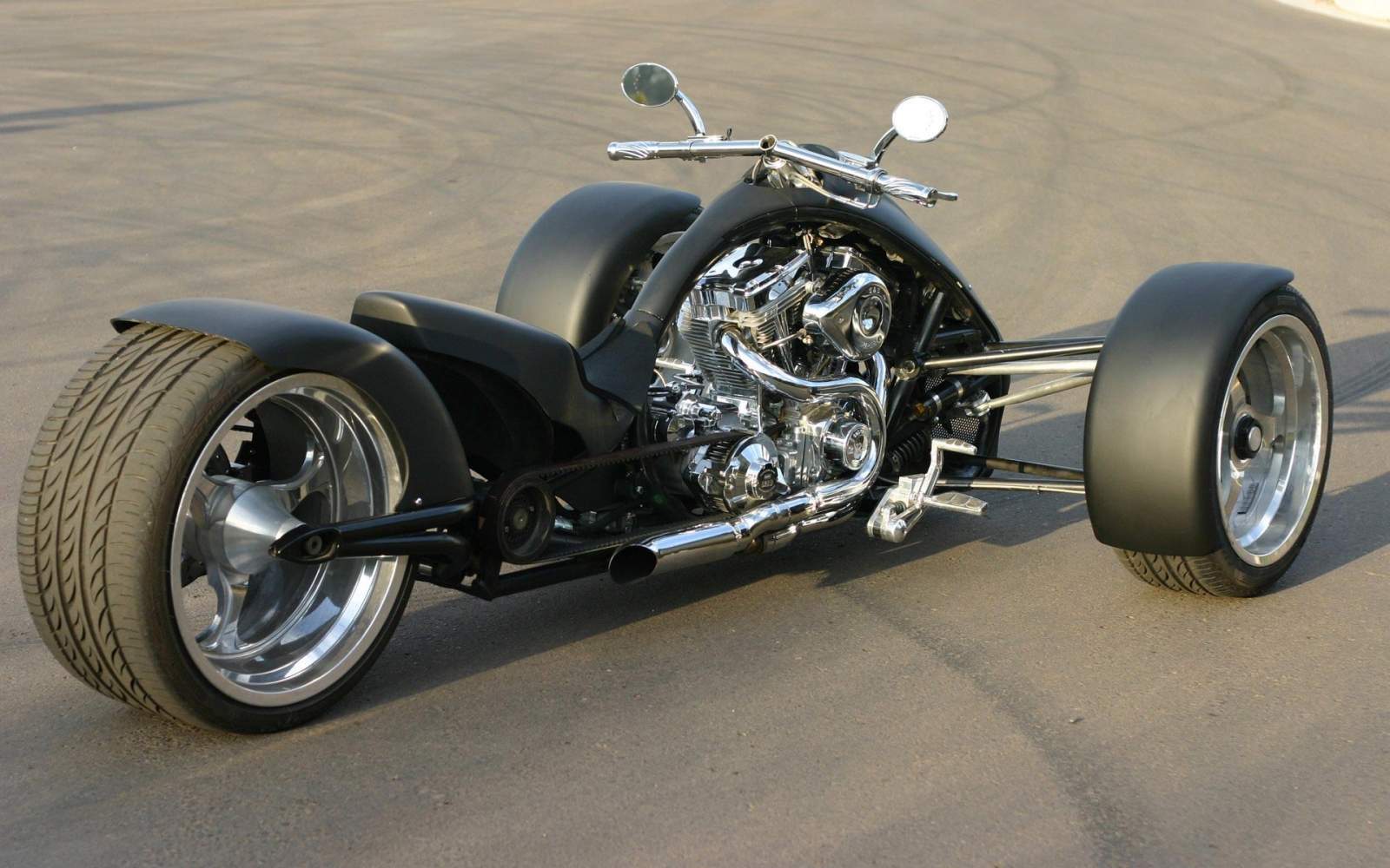 Harley-Davidson-Modified-Motorcycle-Widescreen.