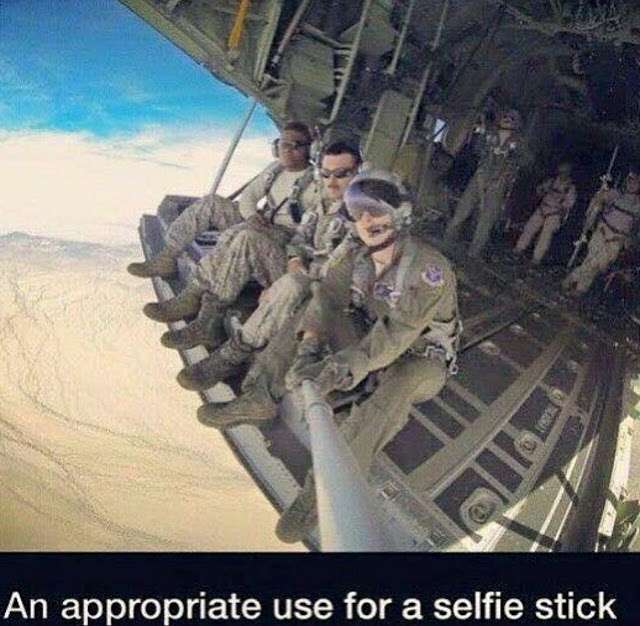 SELFIE STICK.