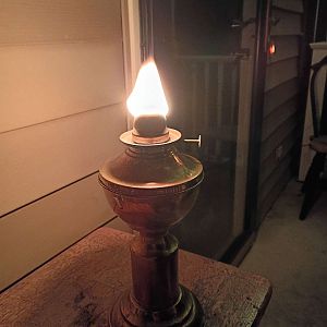 Hitchcock mechanical lamp