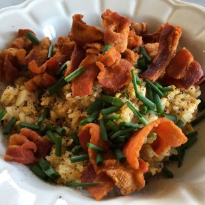 Garlic fried rice with bacon