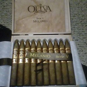 Oliva 'V' Melanio